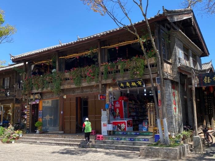 “争取尽快搞副省级”，曹炯芳致使湘潭违规新增举债435亿元，33个工程烂尾
